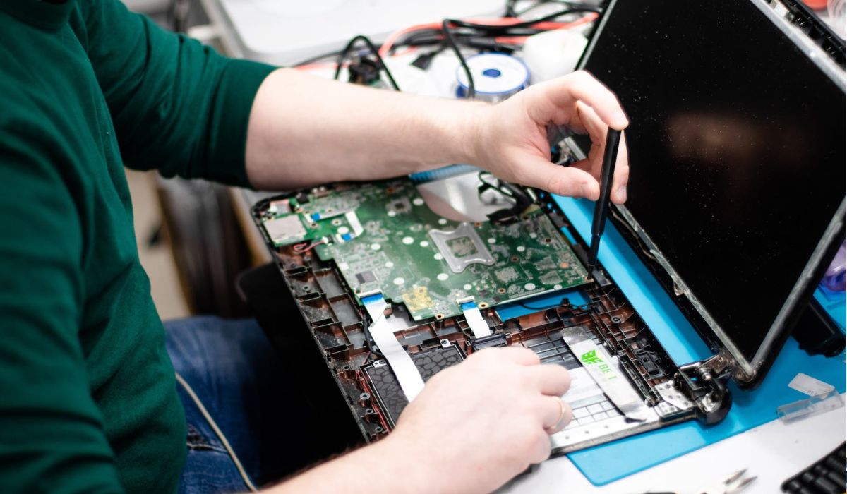 Legacy-Tech Laptop Repair: Preserving Your Technology